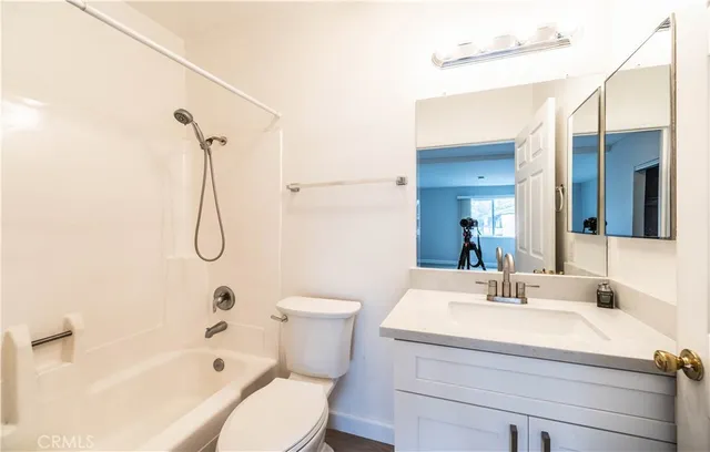 $365,000 | 868 East Alvarado Street, Unit 7, Fallbrook, CA 92028