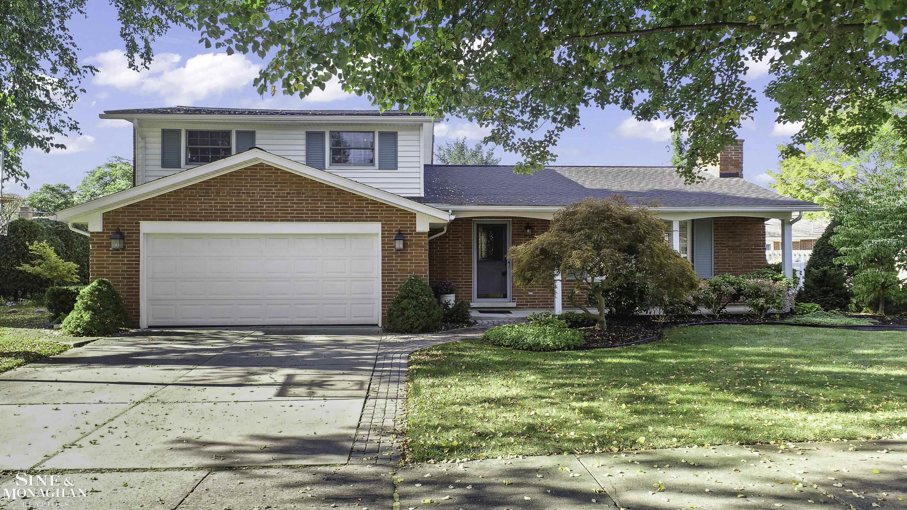 581 North Rosedale Court Grosse Pointe, MI 48236 - Photo 1 of 37 50155825-5e604ed3-7a53-4046-bd4a-17fbbc37b9f7.JPG