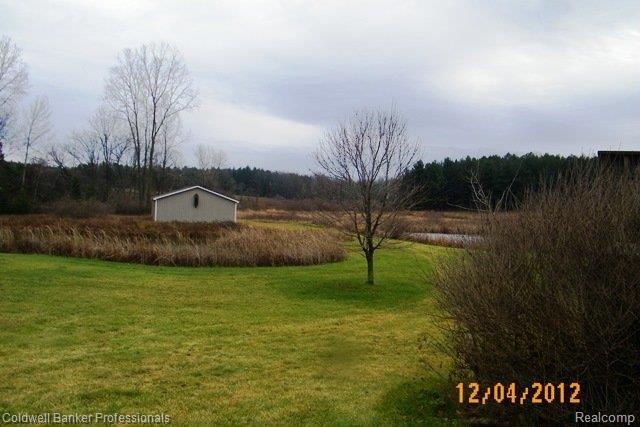 5618 Hasslick Road North Branch, MI 48461 - Photo 9 of 25 100_3827.JPG