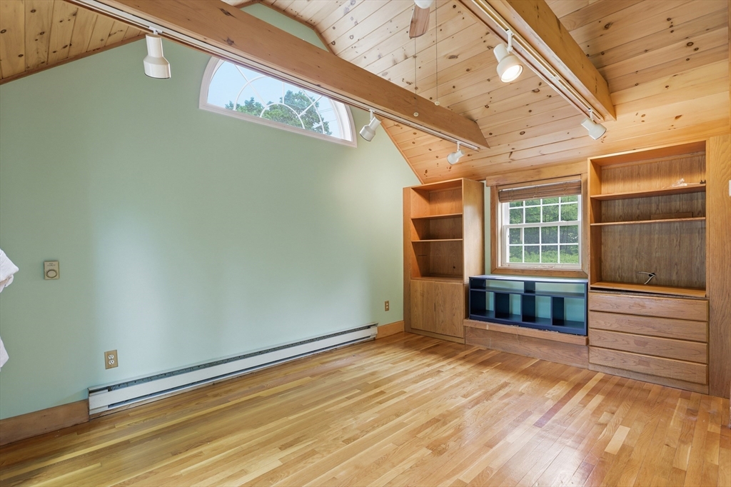 384 Pearl Hill Road Fitchburg, MA 01420 - Photo 17 of 41