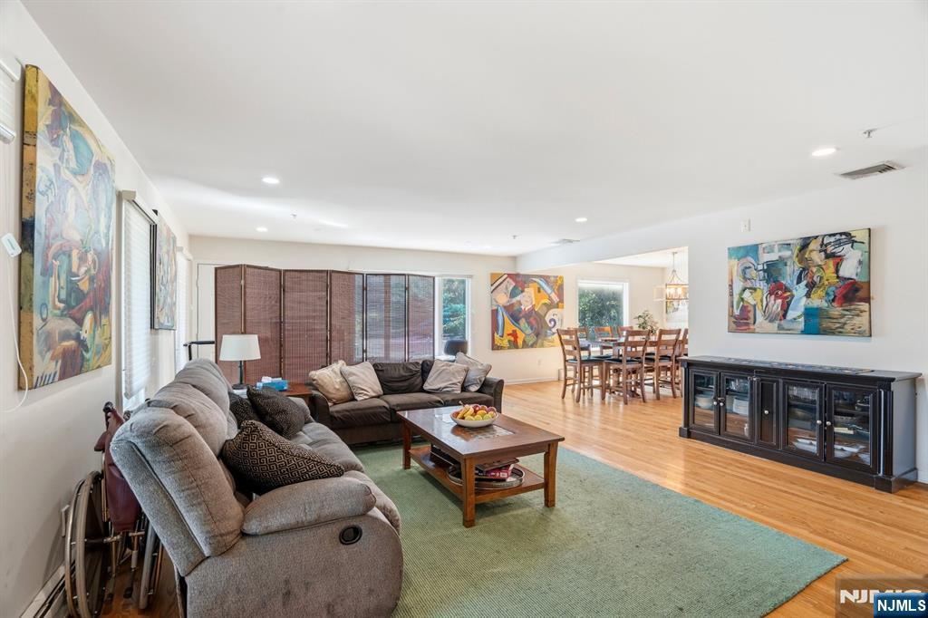 646 Teaneck Road Teaneck, NJ 07666 - Photo 8 of 15