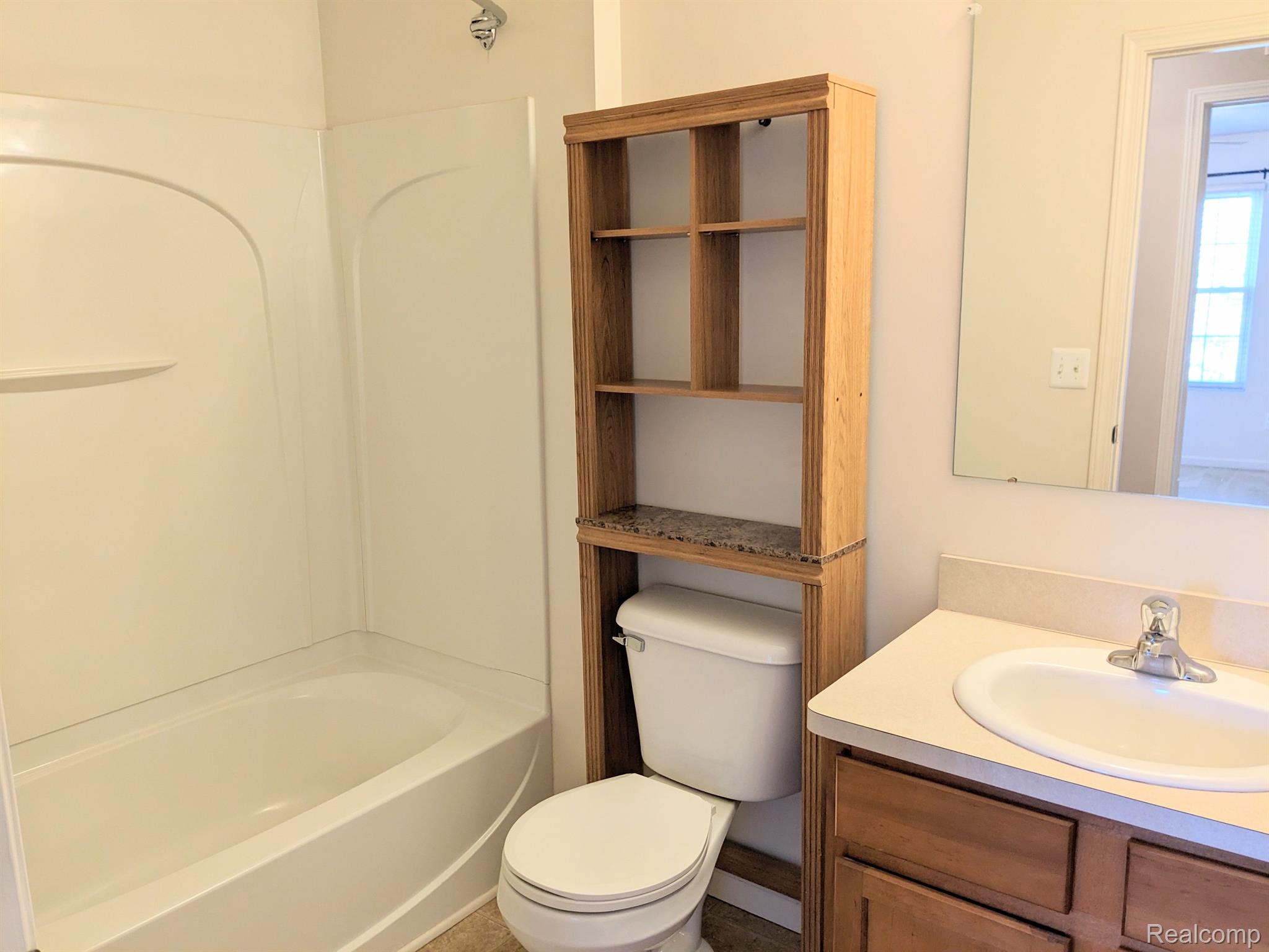 23366 Sunset Road, Unit 21 Taylor, MI 48180 - Photo 16 of 20 Full Bath