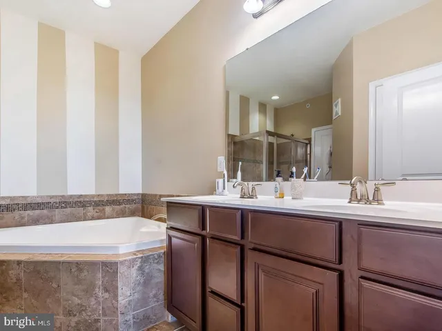 $2,949 | 43848 Artsmith Terrace, Ashburn, VA 20147