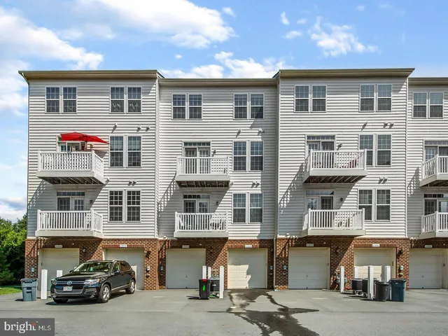 $2,949 | 43848 Artsmith Terrace, Ashburn, VA 20147