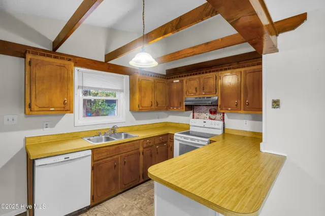 $1,100 | 1629 RaceTrack Road, New Bern, NC 28562