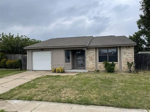 $1,950 | 4113 Pepperbush Drive, Fort Worth, TX 76137