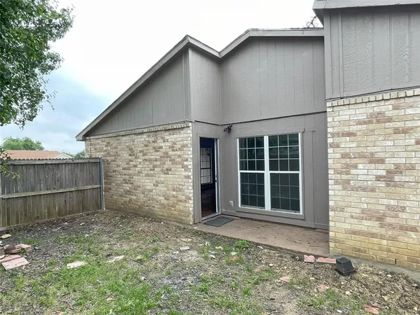 $1,950 | 4113 Pepperbush Drive, Fort Worth, TX 76137