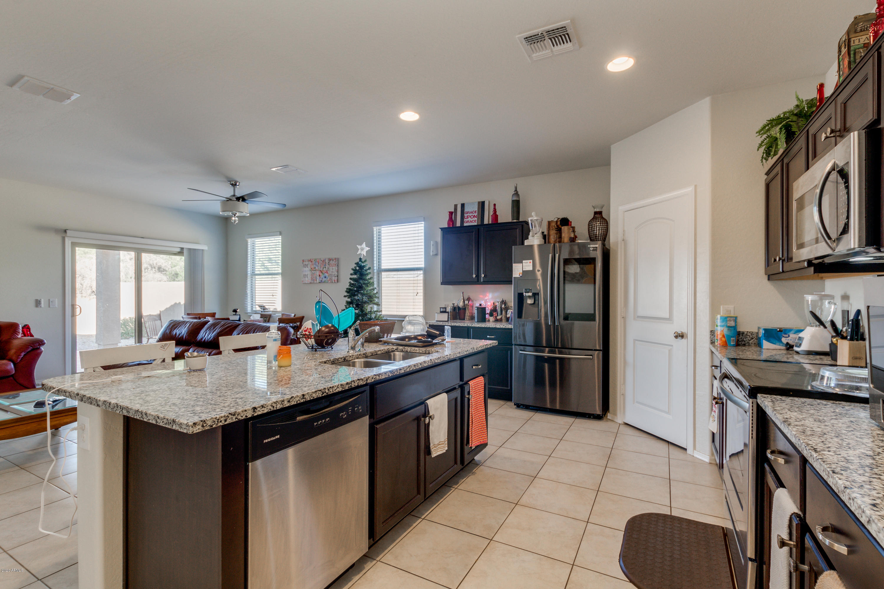 41818 West Rosa Drive Maricopa, AZ 85138 - Photo 8 of 38 08-Rosa