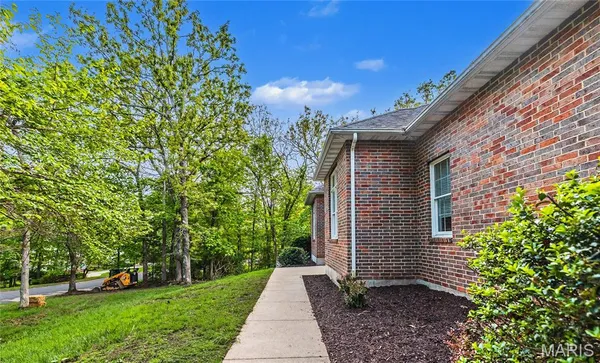 $515,000 | 822 Oak Knoll Road, Rolla, MO 65401