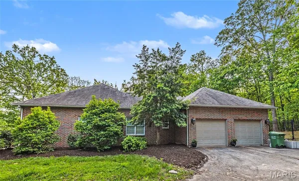 $515,000 | 822 Oak Knoll Road, Rolla, MO 65401
