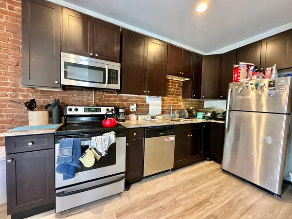 $2,995 | 18 Hyde Park Avenue, Unit 6, Boston, MA 02130