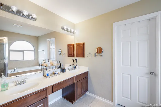 $394,889 | 401 Zoeller Cove, Cibolo, TX 78108