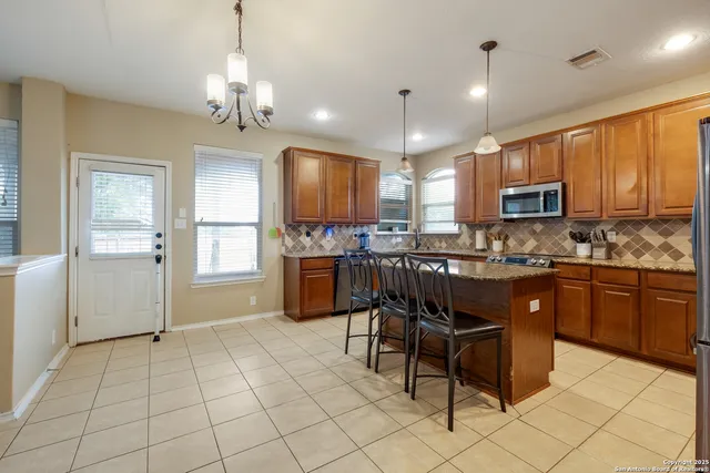 $394,889 | 401 Zoeller Cove, Cibolo, TX 78108