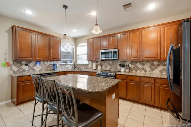 $394,889 | 401 Zoeller Cove, Cibolo, TX 78108