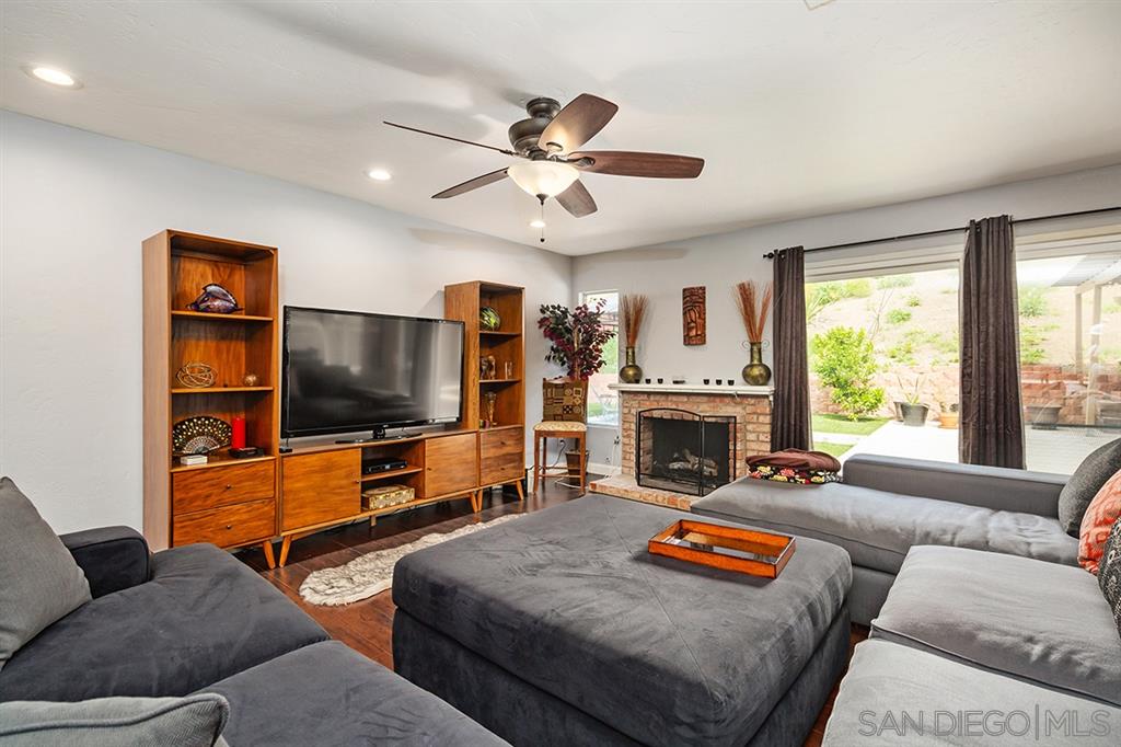 534 Kurdson Way Spring Valley, CA 91977 - Photo 4 of 25 Gallery Image 4