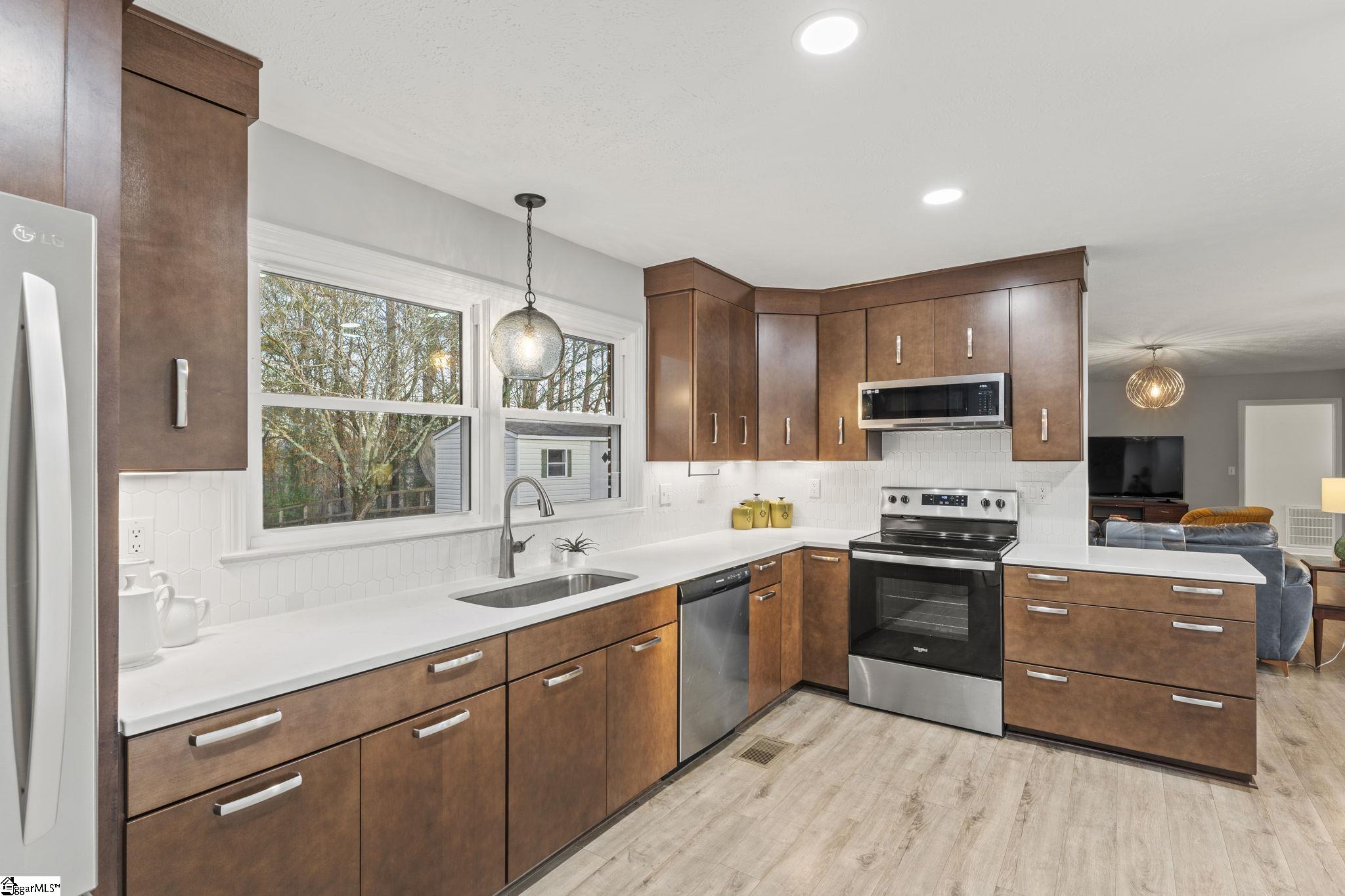 429 Pelzer Highway Easley, SC 29642 - Photo 5 of 42