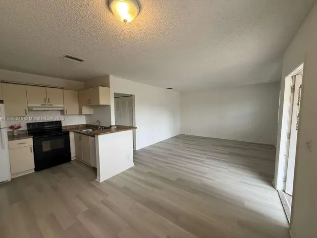 $2,100 | 2834 Coral Springs Drive, Unit 2834, Coral Springs, FL 33065