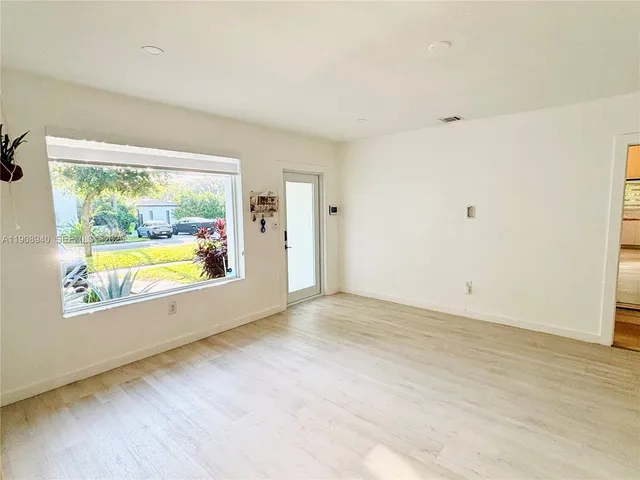 $5,600 | 330 Northeast 88th Street, El Portal, FL 33138