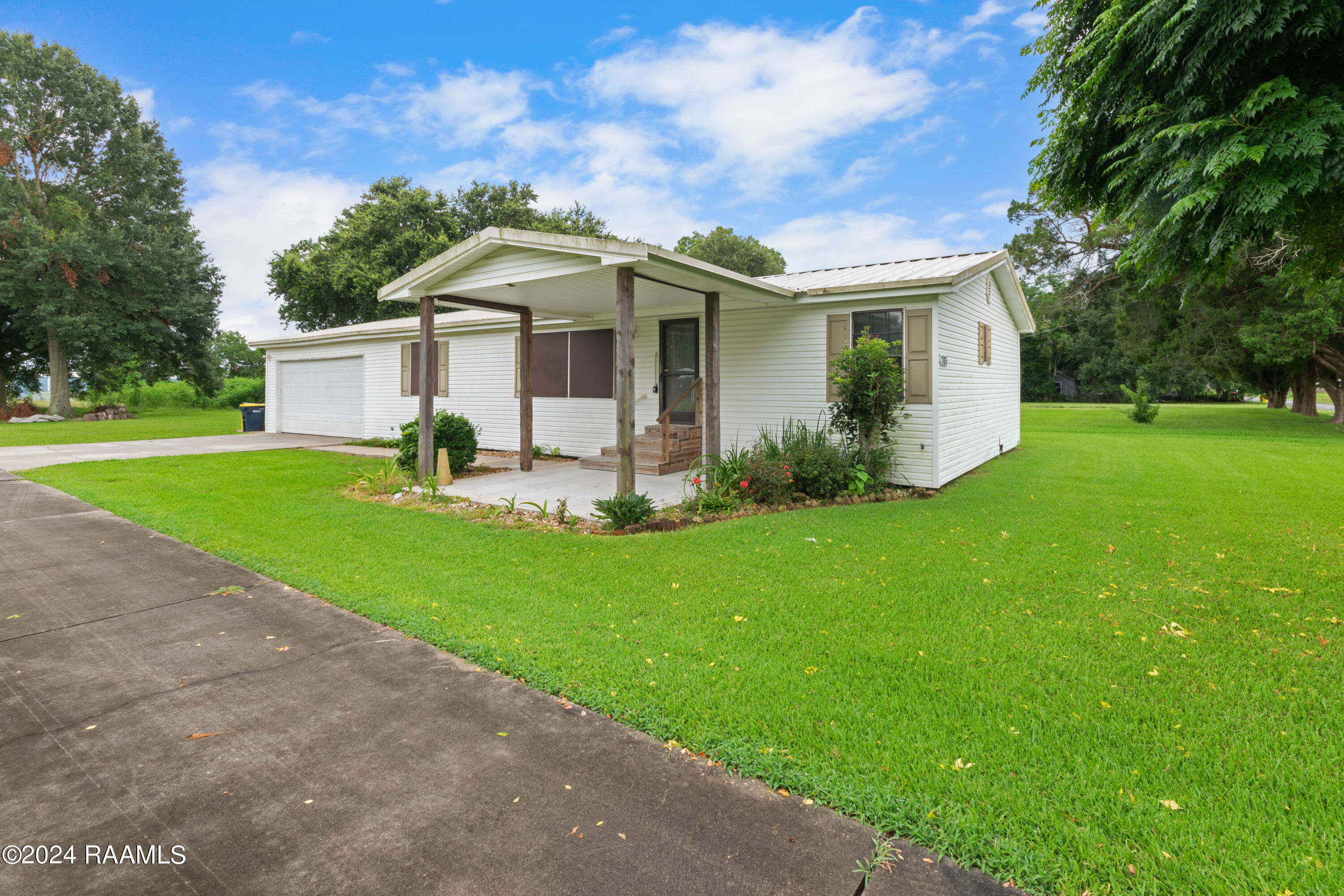 703 Pothier Road Carencro, LA 70520 - Photo 1 of 17 DSC_0003