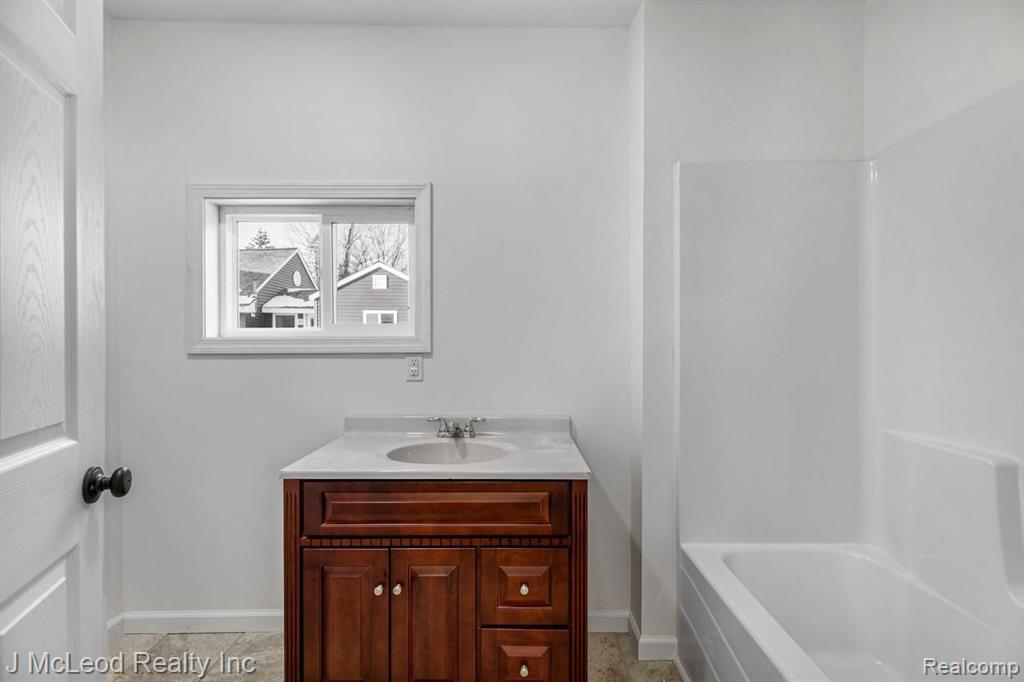 6755 State Road Millington, MI 48746 - Photo 43 of 55