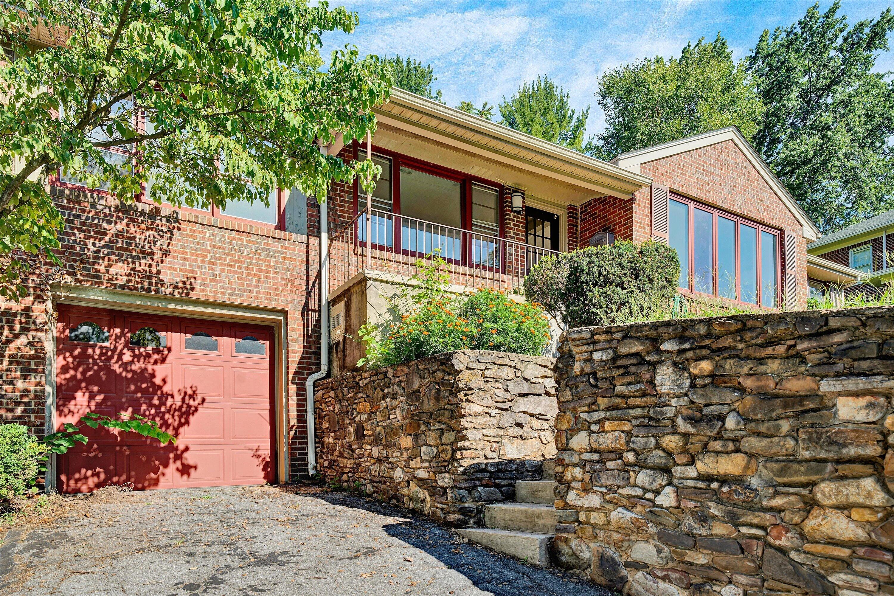 1909 Blenheim Road Southwest Roanoke, VA 24015 - Photo 41 of 50 40-SGM-01058
