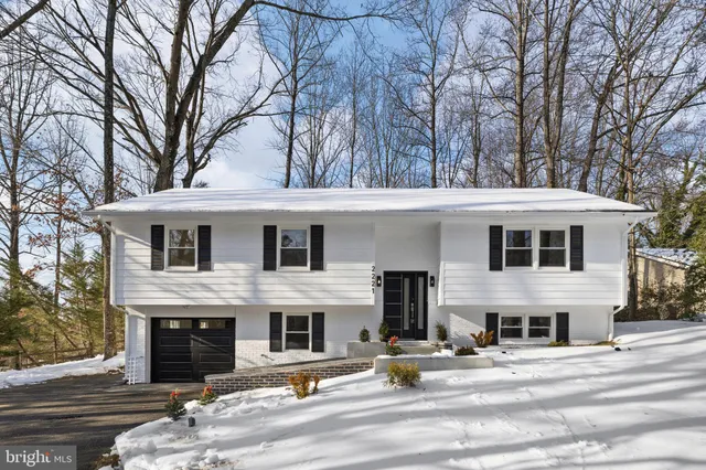 $610,000 | 2221 Harpoon Drive, Stafford, VA 22554