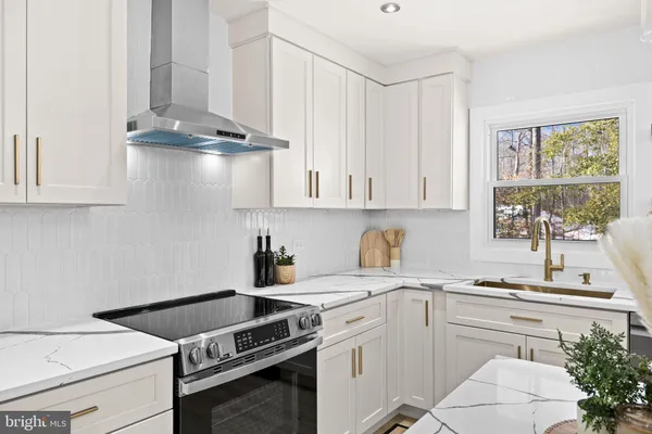 $599,900 | 2221 Harpoon Drive, Stafford, VA 22554