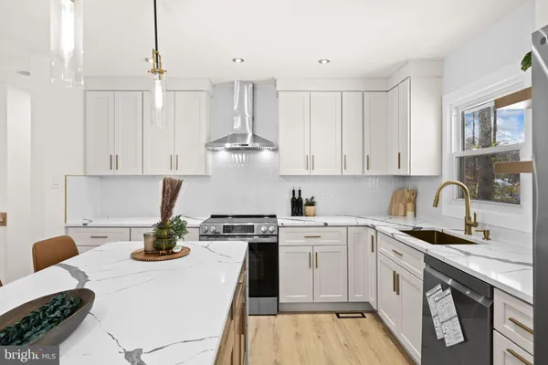 $599,900 | 2221 Harpoon Drive, Stafford, VA 22554