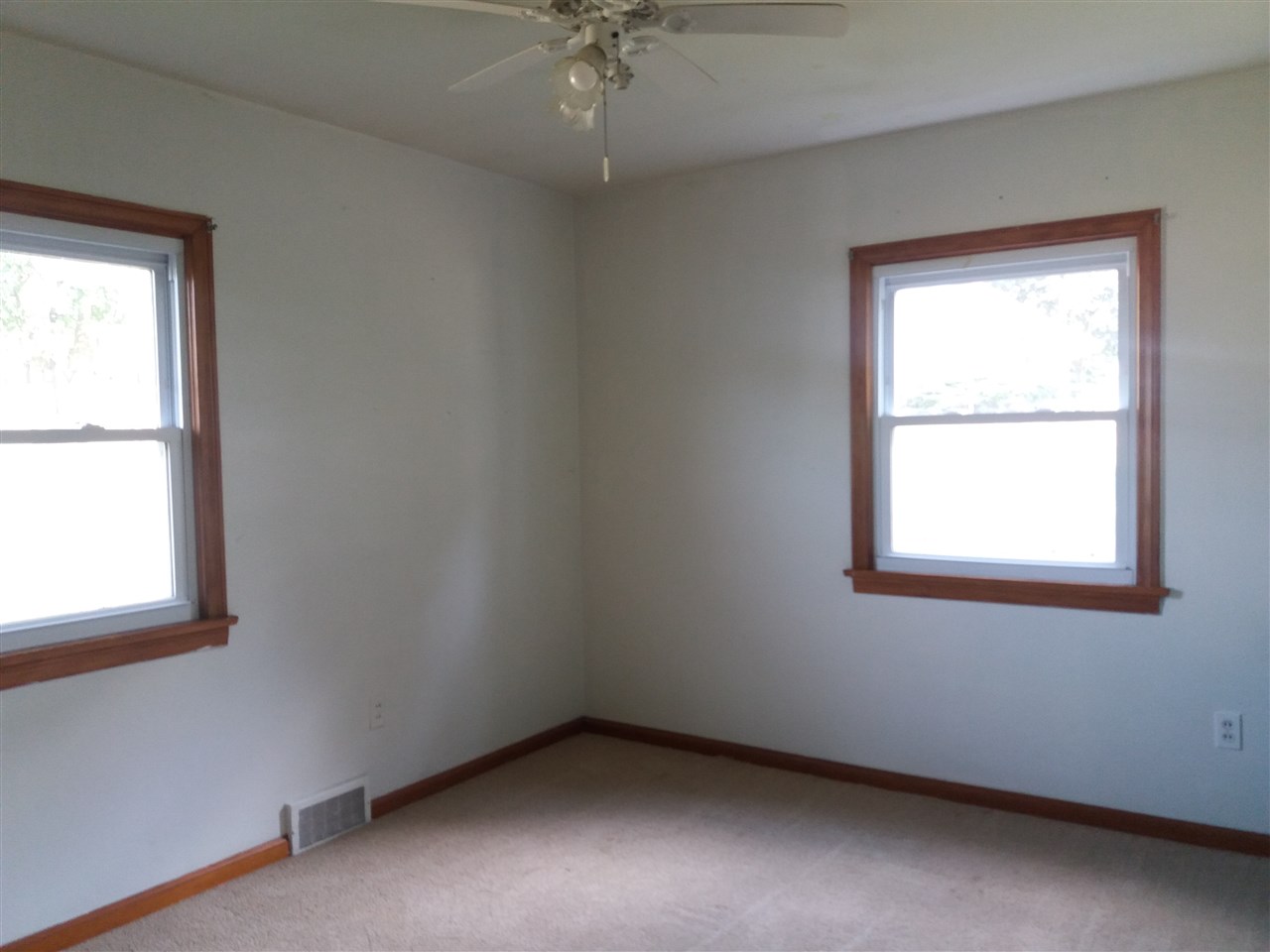 1539 South Morrice Road Owosso, MI 48867 - Photo 5 of 22 31327932-4.JPG