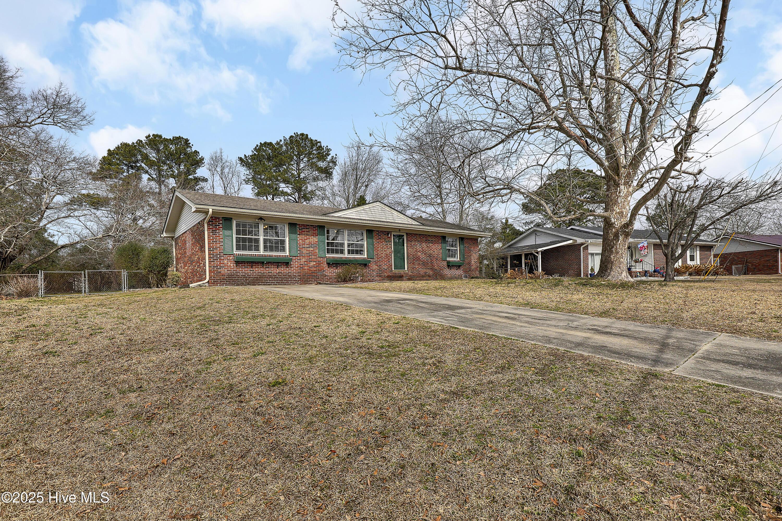 325 Sterling Road Jacksonville, NC 28546 - Photo 6 of 36 6G8A2163