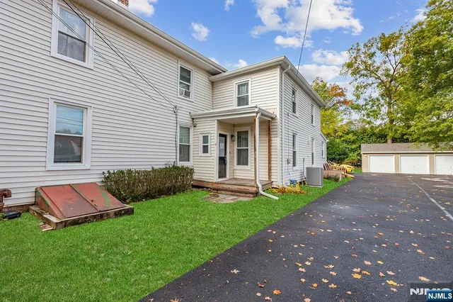 $3,350 | 36 Pascack Road, Unit 2, Park Ridge, NJ 07656