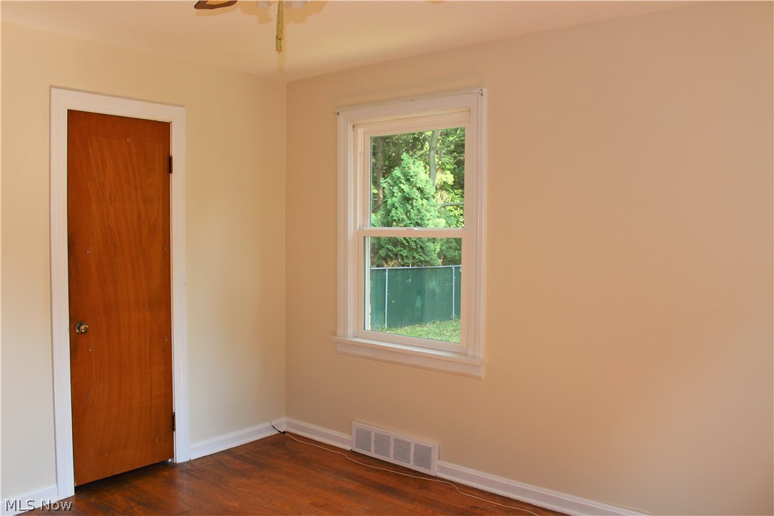 5944 Highland Road Cleveland, OH 44143 - Photo 10 of 20 Bedroom