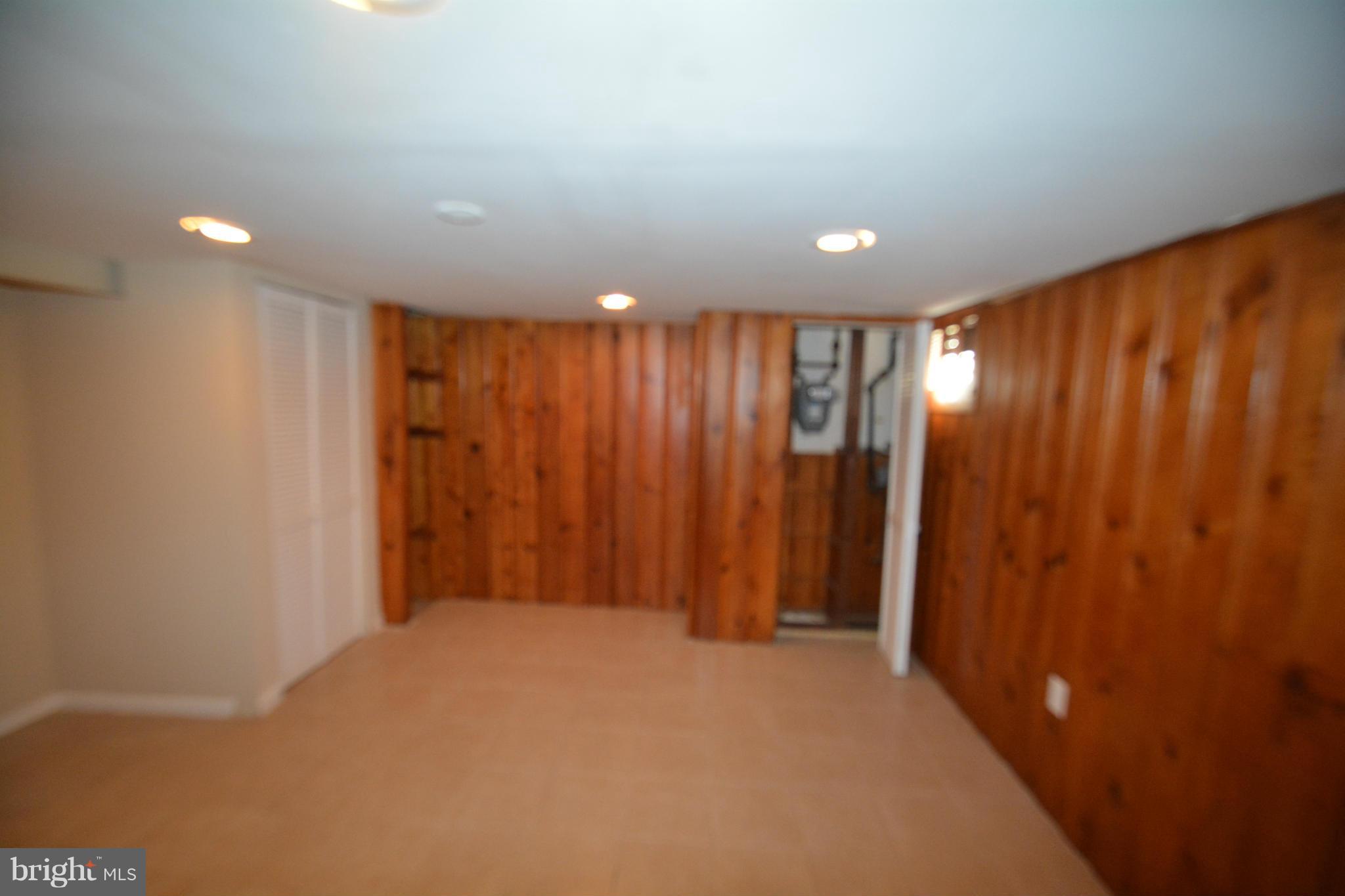 5454 Whitlock Road Baltimore, MD 21229 - Photo 24 of 30 a view of hallway with window