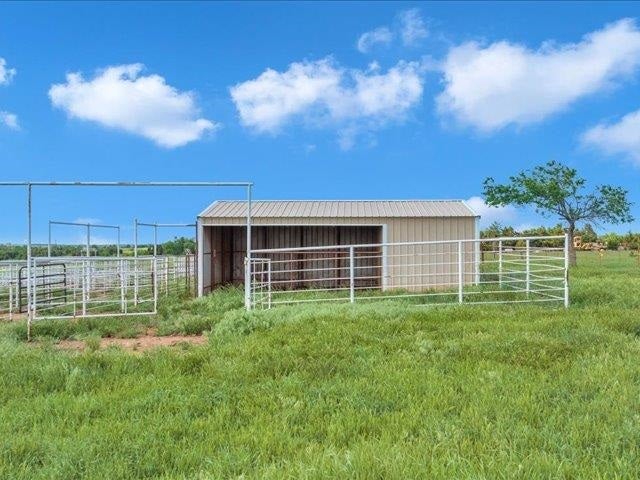 10500 Frontier Perry, OK 73077 - Photo 4 of 26 Gallery Image 4