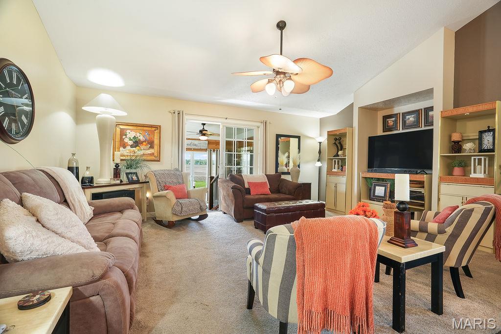 18074 West Oxford Road Staunton, IL 62088 - Photo 16 of 54