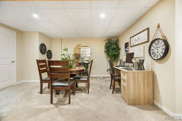 $415,000 | 18074 West Oxford Road, Staunton, IL 62088