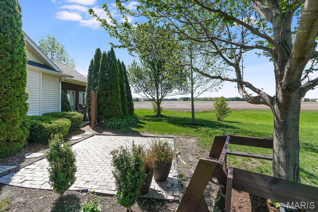 18074 West Oxford Road Staunton, IL 62088 - Photo 49 of 54