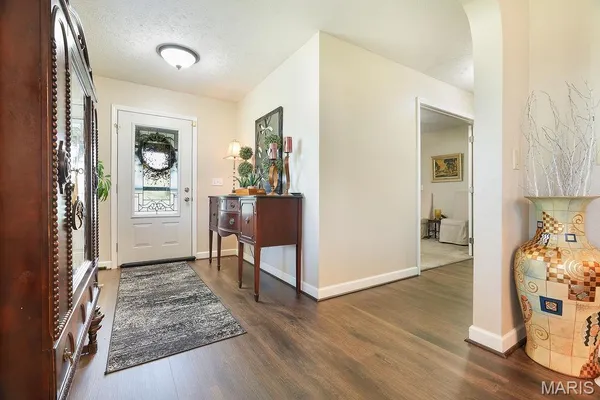 $415,000 | 18074 West Oxford Road, Staunton, IL 62088