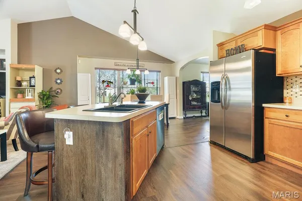 $415,000 | 18074 West Oxford Road, Staunton, IL 62088