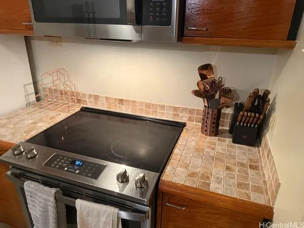 $3,500 | 60 North Beretania Street, Unit 3108, Honolulu, HI 96817