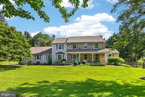 $895,000 | 153 East Doe Run Road, Kennett Square, PA 19348