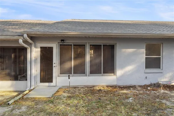 a view of entrance front of the house