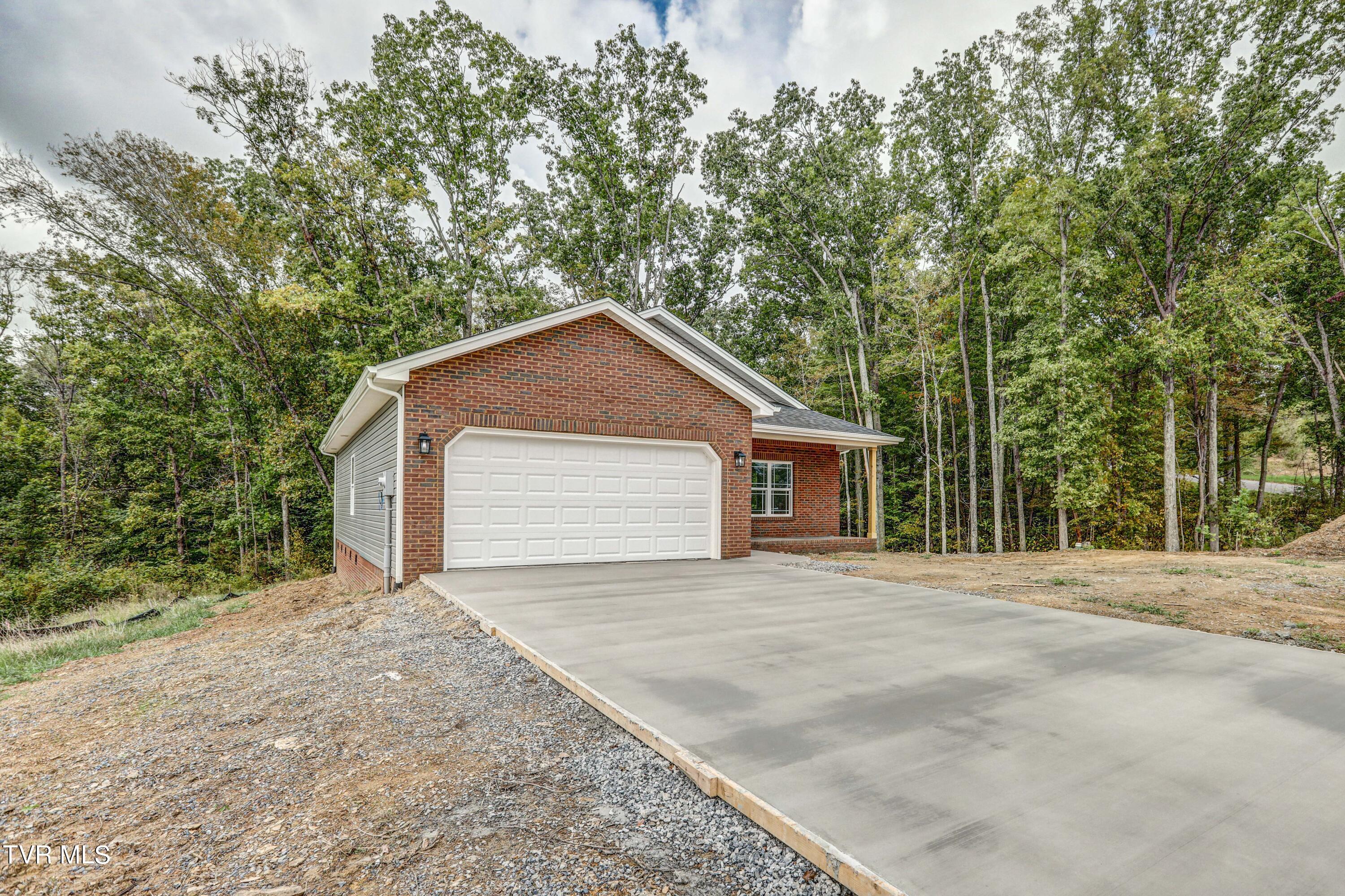 1782 Seaver Road Kingsport, TN 37660 - Photo 4 of 35 B42A8150_1_2_3_4