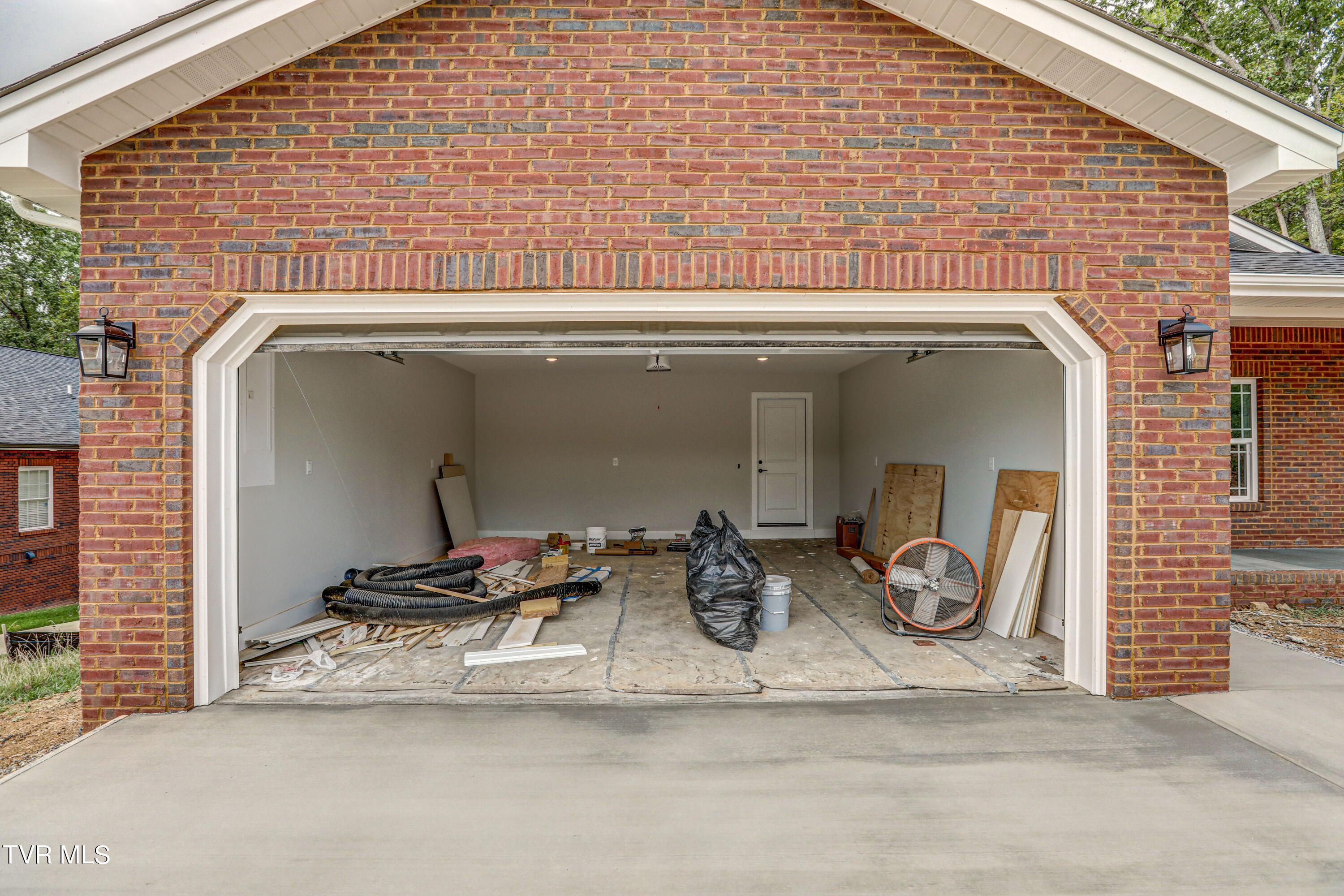 1782 Seaver Road Kingsport, TN 37660 - Photo 5 of 35 B42A8135_6_7_8_9