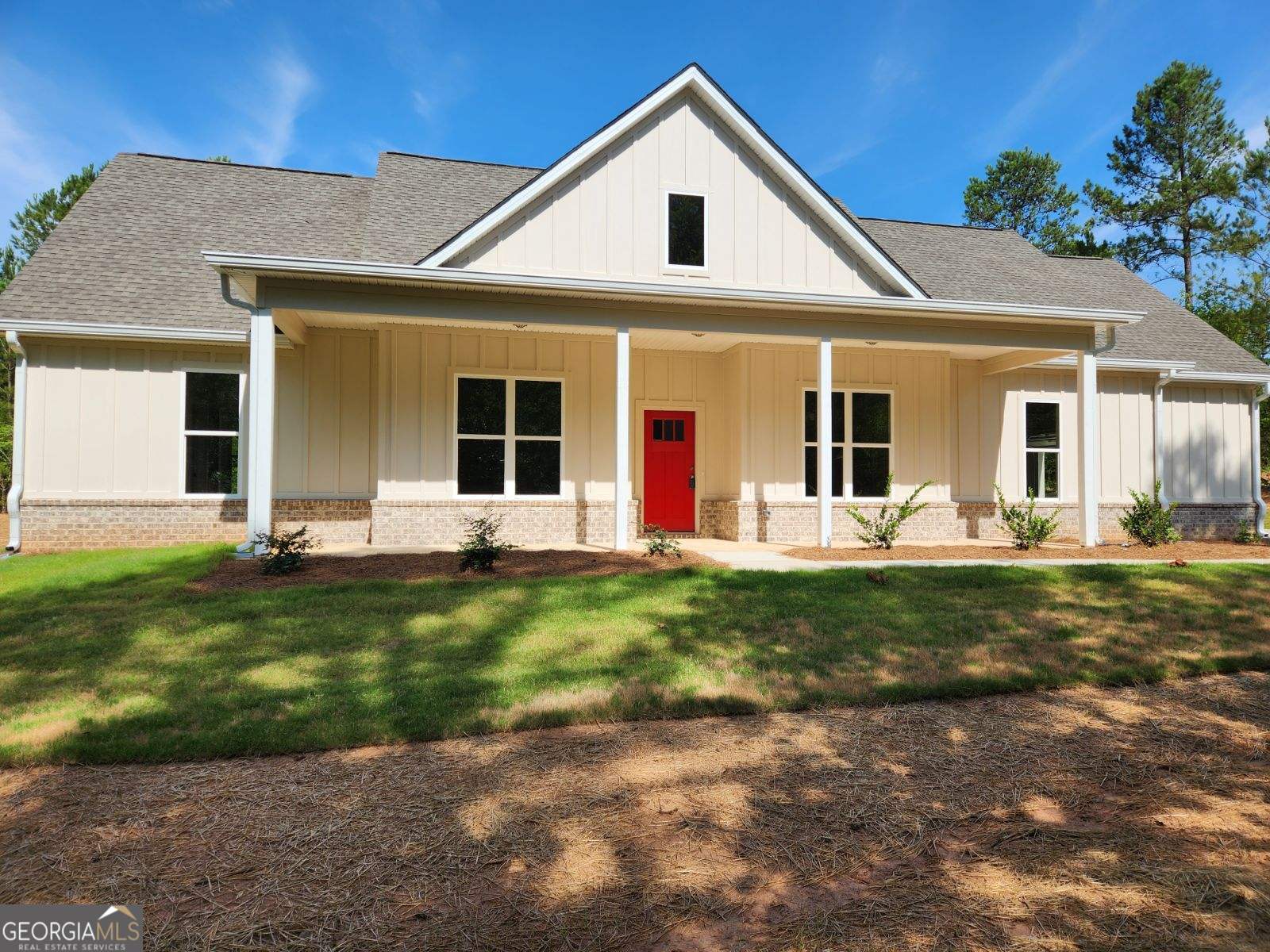 1736 Brownlee Road Jackson, GA 30233 - Photo 1 of 1 a front view of house with yard