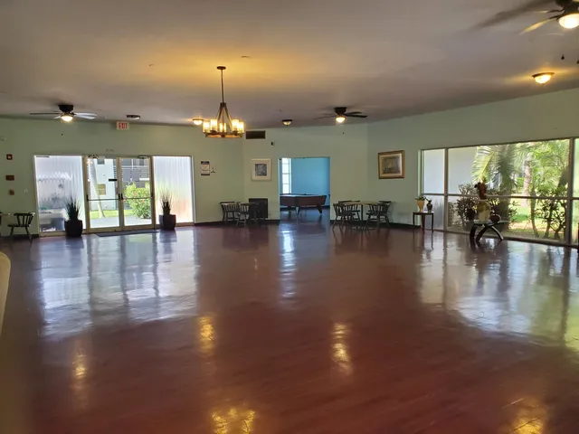 $1,500 | 2200 Springdale Boulevard, Unit 306, Palm Springs, FL 33461