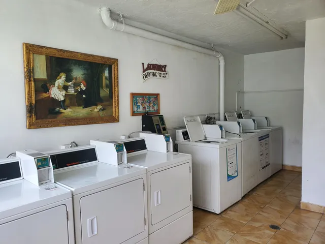 $1,500 | 2200 Springdale Boulevard, Unit 306, Palm Springs, FL 33461