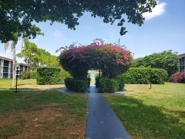 $1,500 | 2200 Springdale Boulevard, Unit 306, Palm Springs, FL 33461