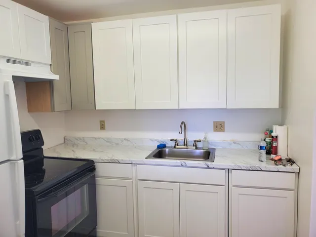 $1,500 | 2200 Springdale Boulevard, Unit 306, Palm Springs, FL 33461