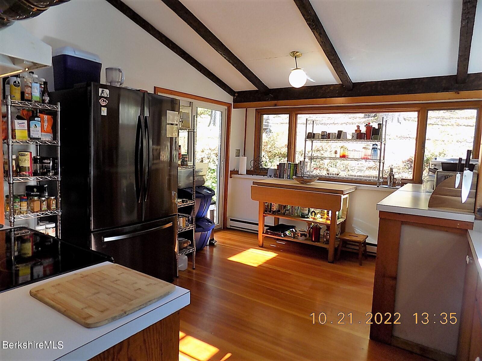 12 Mahkeenac Heights Road Stockbridge, MA 01262 - Photo 5 of 25 5 Kit 1